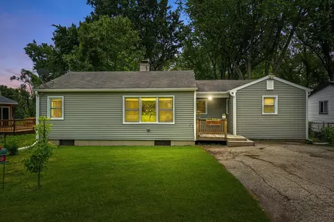 9111 Memory Trl, Wonder Lake, IL 60097