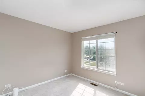 Bedroom - 2258 Halsted Ln, Aurora, IL 60503 photo 4 of 4