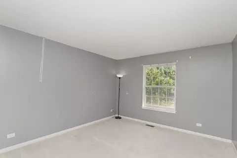 Bedroom - 2258 Halsted Ln, Aurora, IL 60503 photo 2 of 4