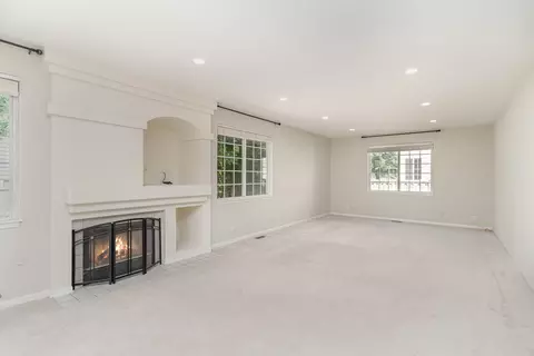 Living - 2258 Halsted Ln, Aurora, IL 60503 photo 3 of 3