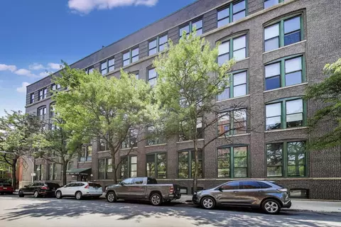 1327 W Washington Blvd #4C, Chicago, IL 60607