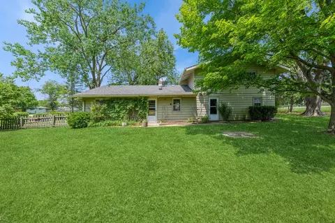 3421 Atlantic Ave, Gurnee, IL 60031 photo 4