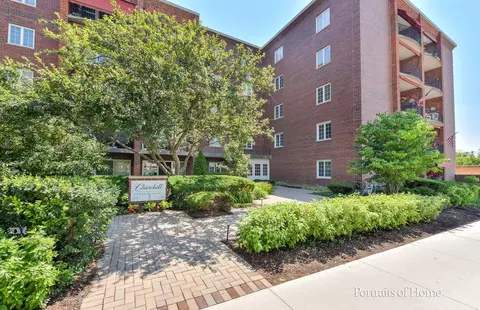 515 N Main St #2DS, Glen Ellyn, IL 60137