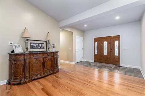 Entry Way - 1661 Locust Rd, Morris, IL 60450 photo 1 of 2
