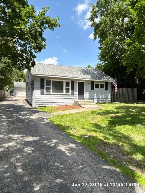 17 W508 Hill St, Villa Park, IL 60181