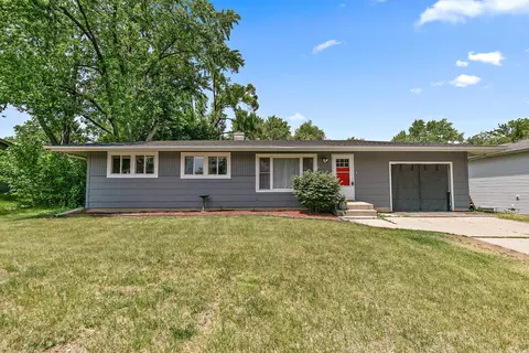 2714 Killarney Dr, Cary, IL 60013