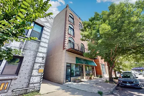 1818 W Belmont Ave #1, Chicago, IL 60657