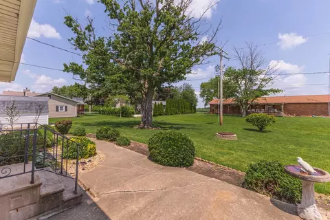 305 S Eighth Ave, Chenoa, IL 61726 photo 31