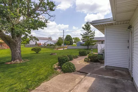 305 S Eighth Ave, Chenoa, IL 61726 photo 28