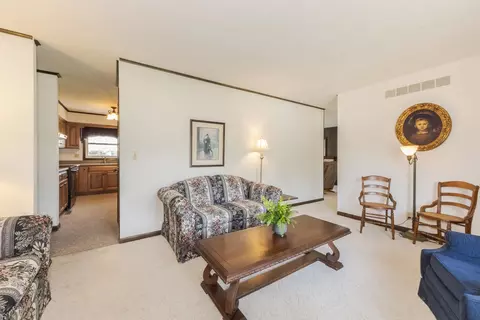 305 S Eighth Ave, Chenoa, IL 61726 photo 9