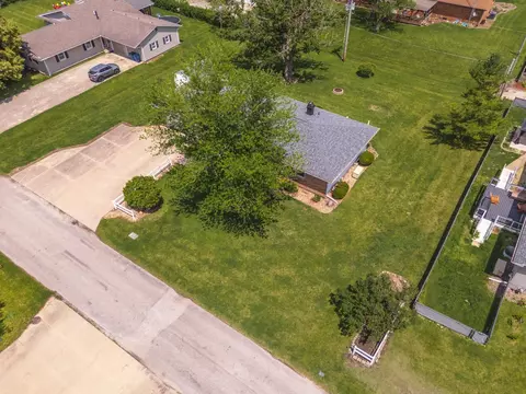305 S Eighth Ave, Chenoa, IL 61726 photo 39