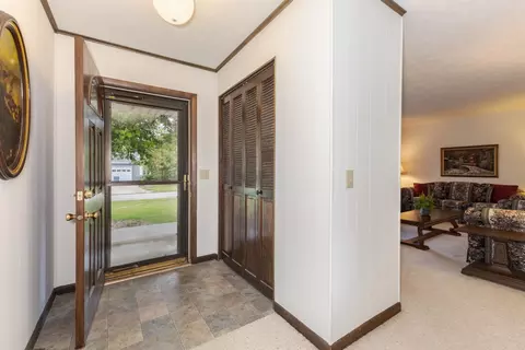305 S Eighth Ave, Chenoa, IL 61726 photo 4