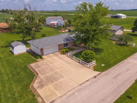 305 S Eighth Ave, Chenoa, IL 61726 photo 38