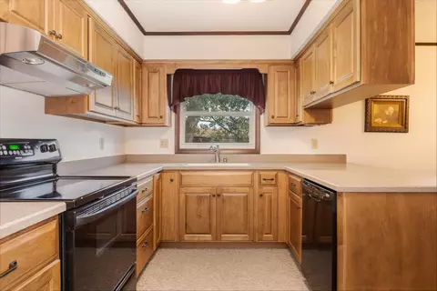 305 S Eighth Ave, Chenoa, IL 61726 photo 14