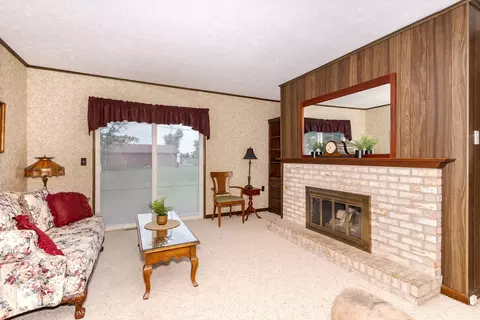 305 S Eighth Ave, Chenoa, IL 61726 photo 6