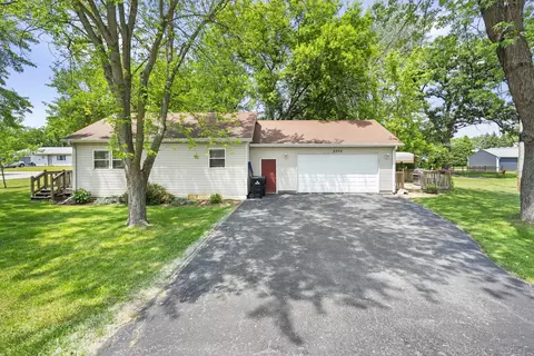 2602 Michael St, Wonder Lake, IL 60097