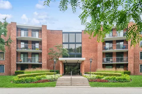 1605 E Central Rd #411B, Arlington Heights, IL 60005