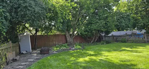 Exterior - 1278 E River Dr, Des Plaines, IL 60018 photo 4 of 5