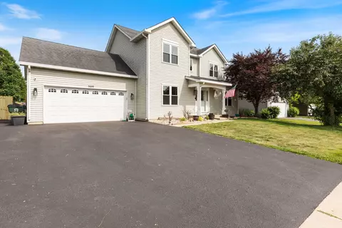509 Magnolia Dr, North Aurora, IL 60542