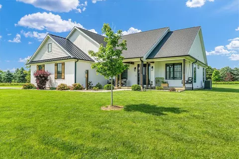 619 County Road 2550 N, Dewey, IL 61840