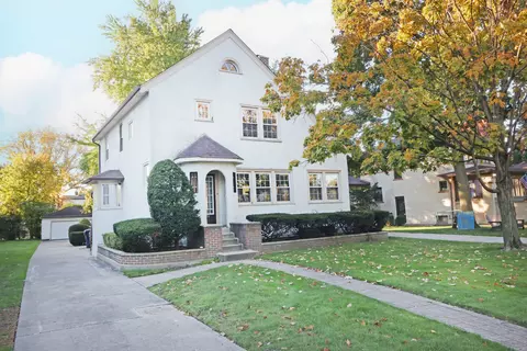 231 Lawton Rd, Riverside, IL 60546