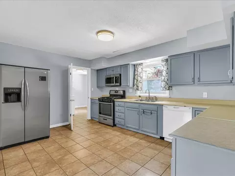 Kitchen - 615 Breen Dr, Champaign, IL 61820 photo 1 of 3