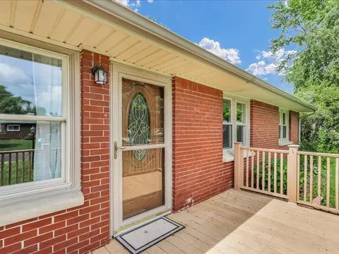 Exterior - 615 Breen Dr, Champaign, IL 61820 photo 3 of 8