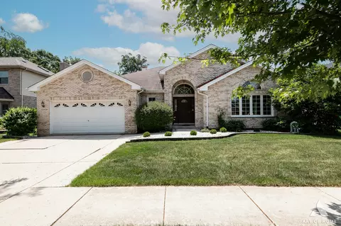 1196 Covington Dr, Lemont, IL 60439