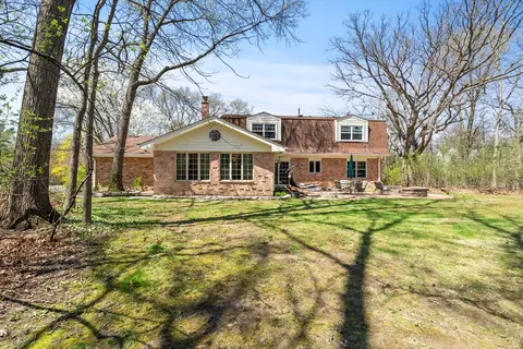 125 Grove Ln, Barrington, IL 60010