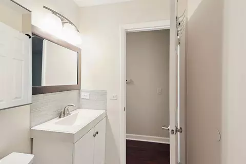 Bath - 1053 Scanlon Dr #B1, Wheeling, IL 60090 photo 2 of 4