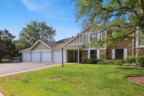 Exterior - 1053 Scanlon Dr #B1, Wheeling, IL 60090 photo 2 of 3