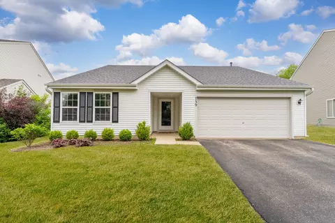 739 Glen Cove Ln, Pingree Grove, IL 60140