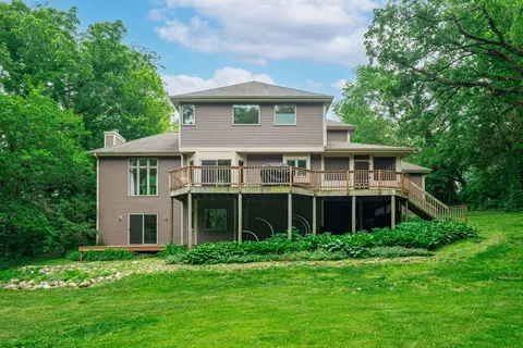 Exterior - 219 Eaglewood Pl, Rockton, IL 61072 photo 4 of 7