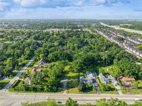 9517 W Central Rd, Des Plaines, IL 60016 photo 8