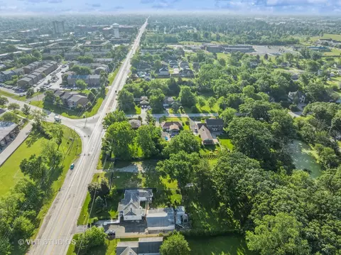9517 W Central Rd, Des Plaines, IL 60016 photo 6