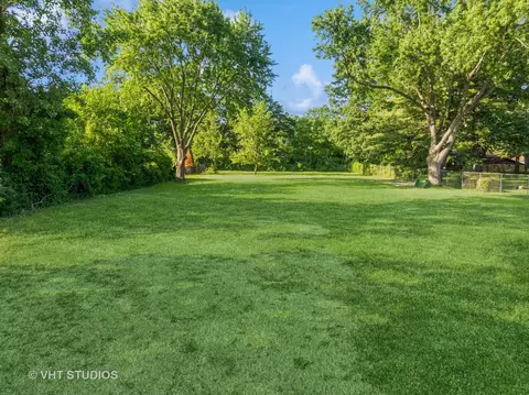 9517 W Central Rd, Des Plaines, IL 60016 photo 14
