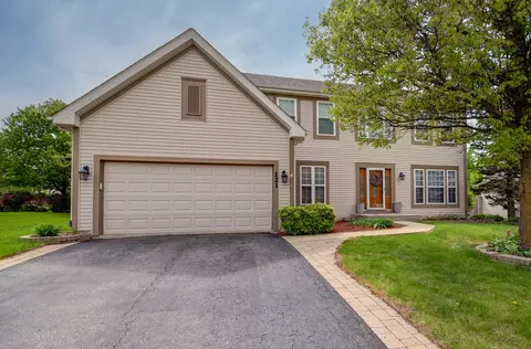 121 Brookhaven Ct, Sugar Grove, IL 60554