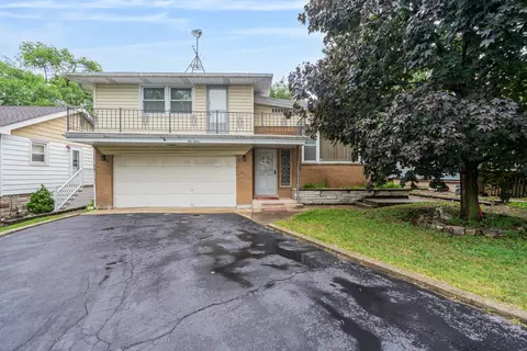 112 Hill St, Willow Springs, IL 60480