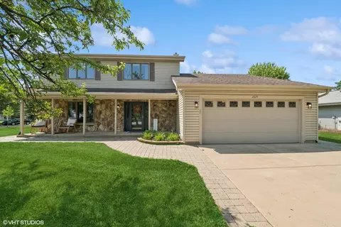 2225 W Weathersfield Way, Schaumburg, IL 60193