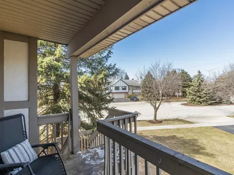 Exterior - 2326 Olde Mill Rd, Plainfield, IL 60586 photo 2 of 4