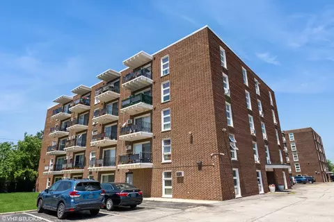 7227 W Higgins Ave #404, Chicago, IL 60656
