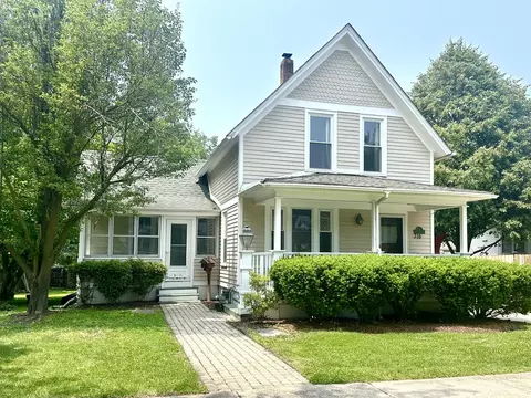 316 N Worth Ave, Elgin, IL 60123
