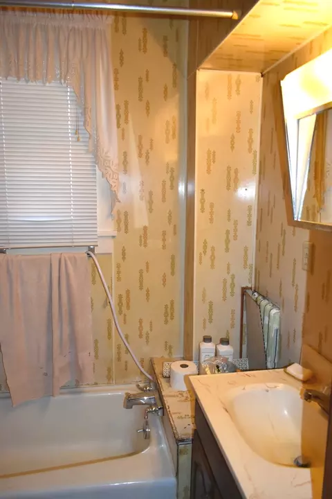 Bath - 207 State St, Benson, IL 61516 photo 2 of 2