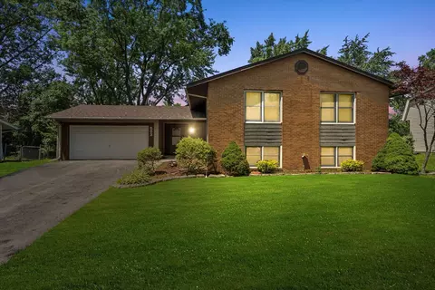 553 N Ashbury Ave, Bolingbrook, IL 60440