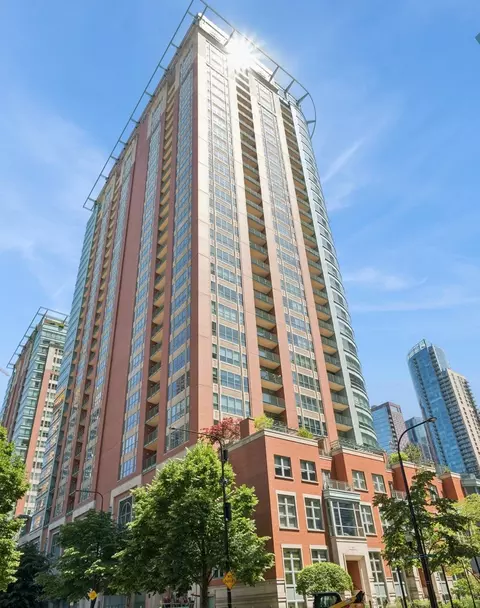 415 E North Water St #806, Chicago, IL 60611