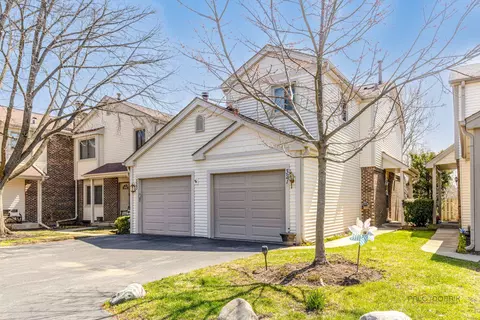 321 E Forest Knoll Dr, Palatine, IL 60074