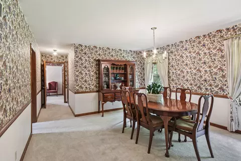 Dining - 113 Crabapple Ln, Morris, IL 60450 photo 2 of 4