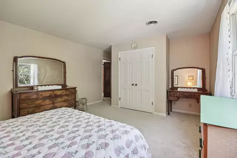 Bedroom - 113 Crabapple Ln, Morris, IL 60450 photo 5 of 10