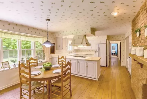 Kitchen - 113 Crabapple Ln, Morris, IL 60450 photo 2 of 9