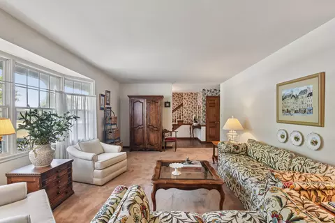 Living - 113 Crabapple Ln, Morris, IL 60450 photo 3 of 5